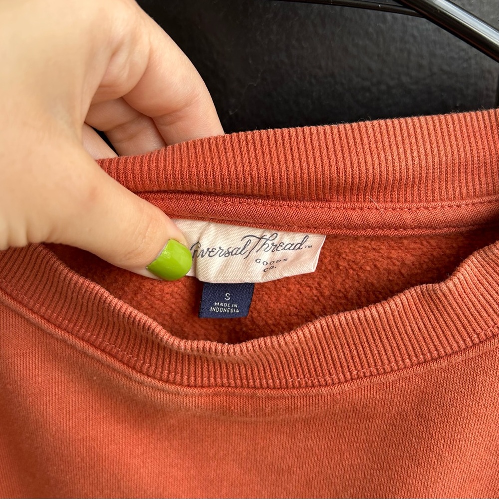 Universal Thread sweatshirt - Picture 4 of 5